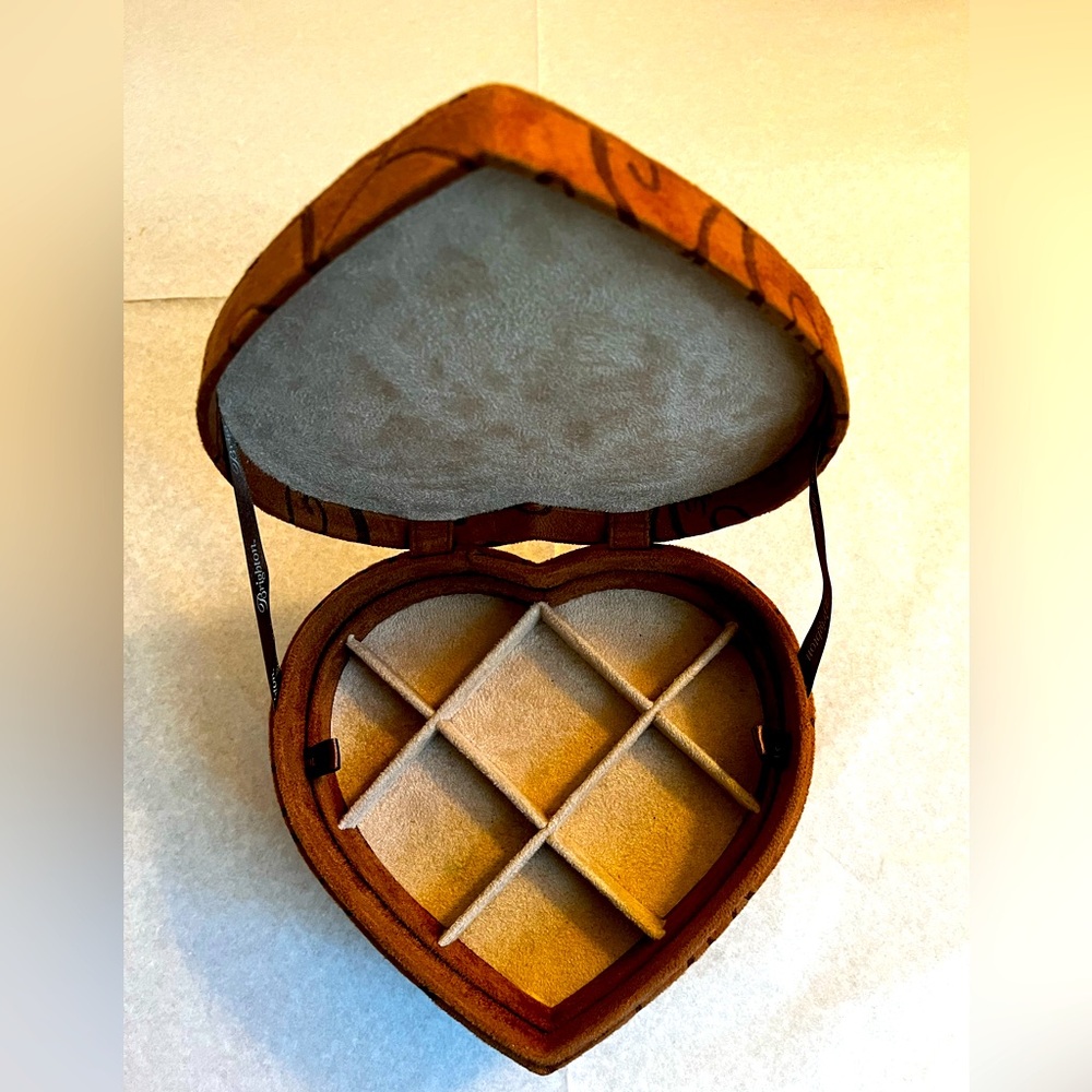 Brighton FILL YOUR HEART  Suede 7" Heart Shaped Jewelry Box/Organizer - Picture 4 of 13